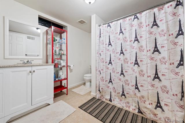 Builiding view twenty five for 2144 Woodruff, Warren, MI. 48091