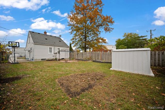 Builiding view twenty seven for 2144 Woodruff, Warren, MI. 48091