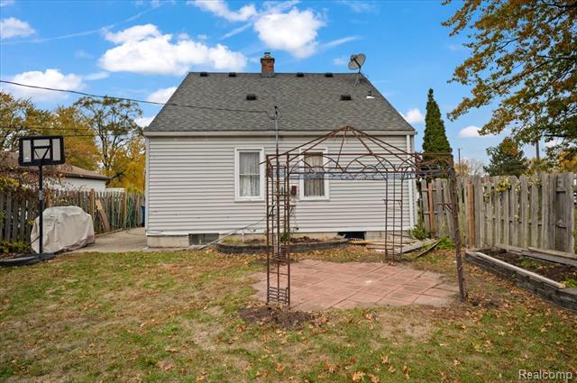 Builiding view twenty six for 2144 Woodruff, Warren, MI. 48091