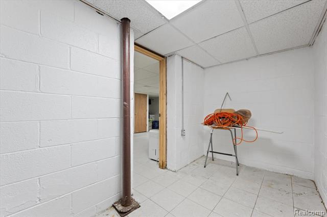 Builiding view twenty three for 2144 Woodruff, Warren, MI. 48091