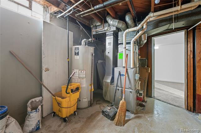 Builiding view nineteen for 22644 Hill, Warren, MI. 48091