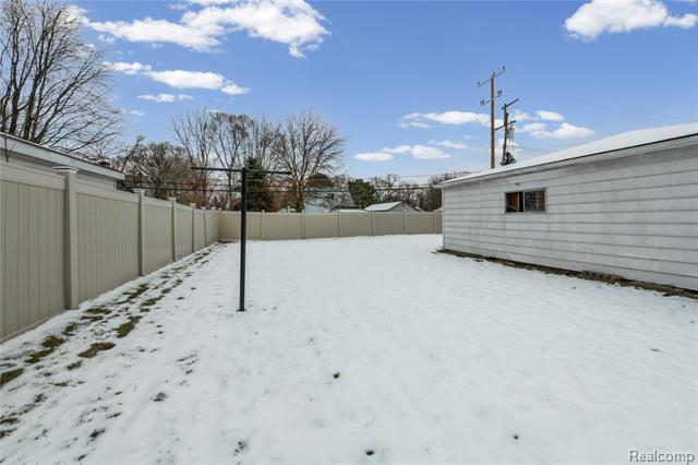 Builiding view twenty six for 22644 Hill, Warren, MI. 48091