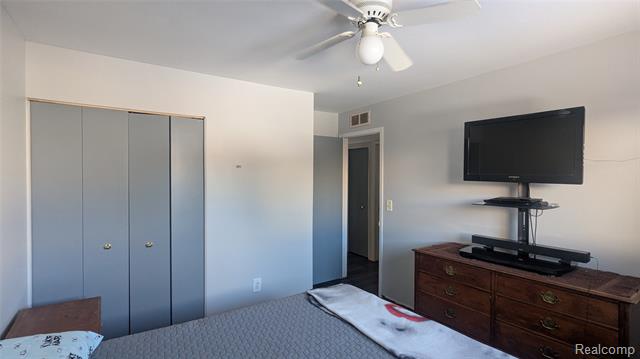 Builiding view sixteen for 2167 Woodruff, Warren, MI. 48091