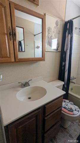 Builiding view twelve for 2167 Woodruff, Warren, MI. 48091