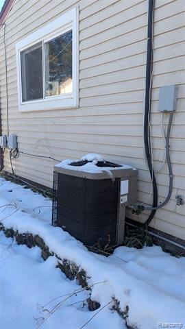 Builiding view twenty two for 2167 Woodruff, Warren, MI. 48091