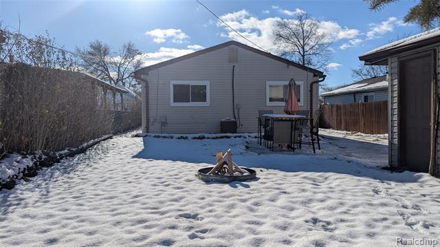 Builiding view twenty for 2167 Woodruff, Warren, MI. 48091