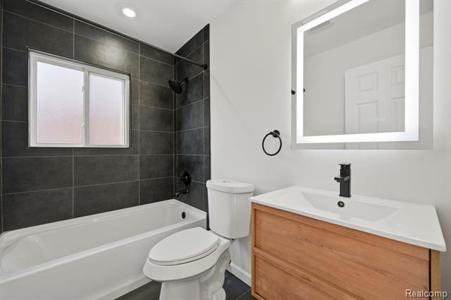 Builiding view eight for 19912 Alger, Saint Clair Shores, MI. 48080