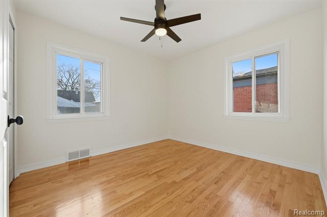 Builiding view eleven for 19912 Alger, Saint Clair Shores, MI. 48080