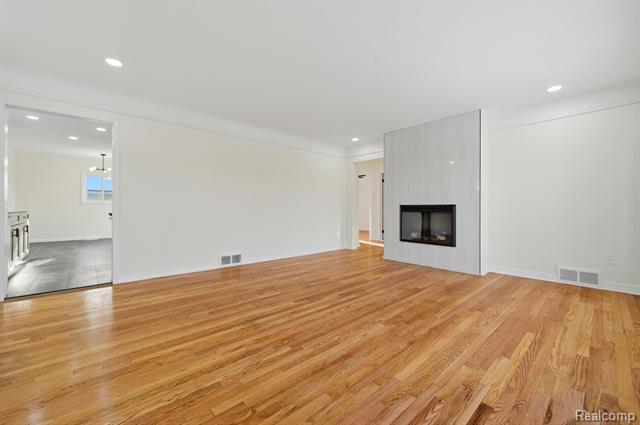 Builiding view four for 19912 Alger, Saint Clair Shores, MI. 48080