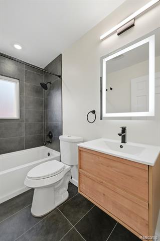 Builiding view nine for 19912 Alger, Saint Clair Shores, MI. 48080