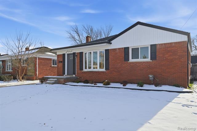 Builiding view two for 19912 Alger, Saint Clair Shores, MI. 48080