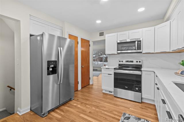 Builiding view seven for 22609 Edgewood, Saint Clair Shores, MI. 48080