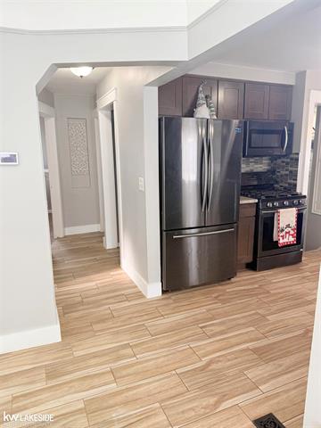 Builiding view seven for 22118 Firwood, Eastpointe, MI. 48021