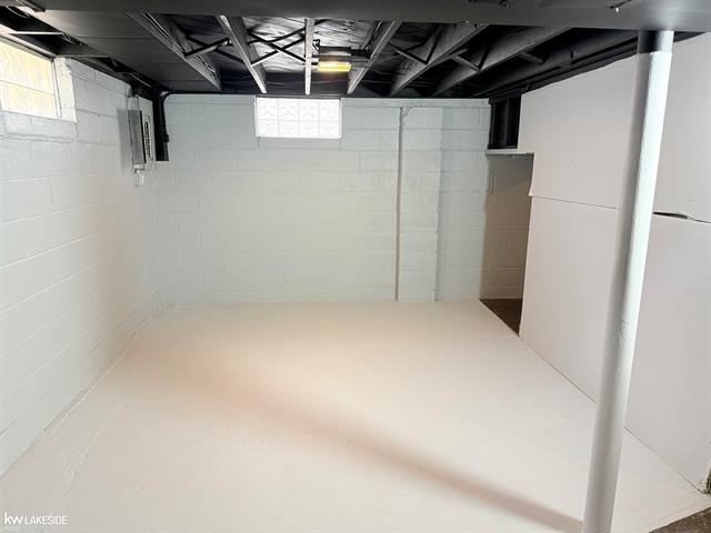 Builiding view seventeen for 22118 Firwood, Eastpointe, MI. 48021