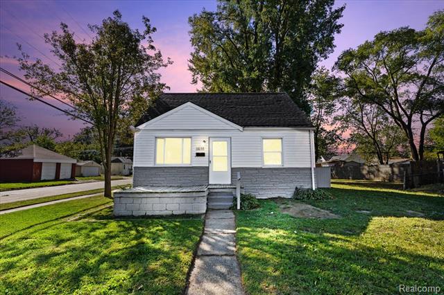 front view for 14092 Knox, Warren, Mi. 48089