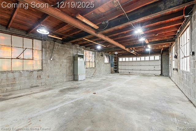 Builiding view thirty four for 18200 Oak, Eastpointe, MI. 48021