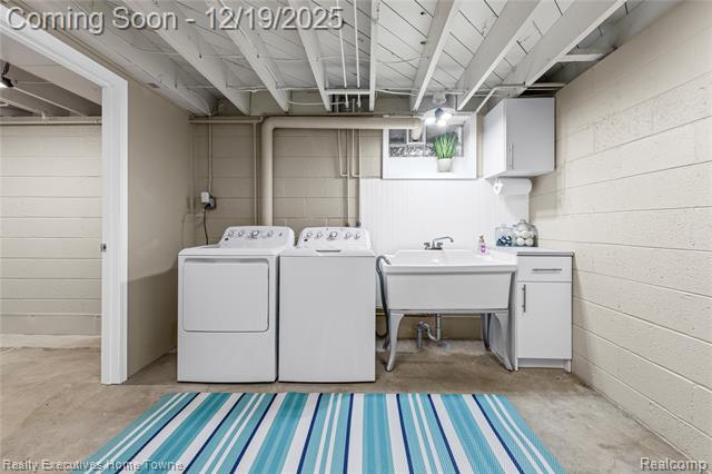 Builiding view twenty eight for 18200 Oak, Eastpointe, MI. 48021