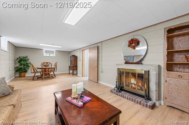 Builiding view twenty six for 18200 Oak, Eastpointe, MI. 48021