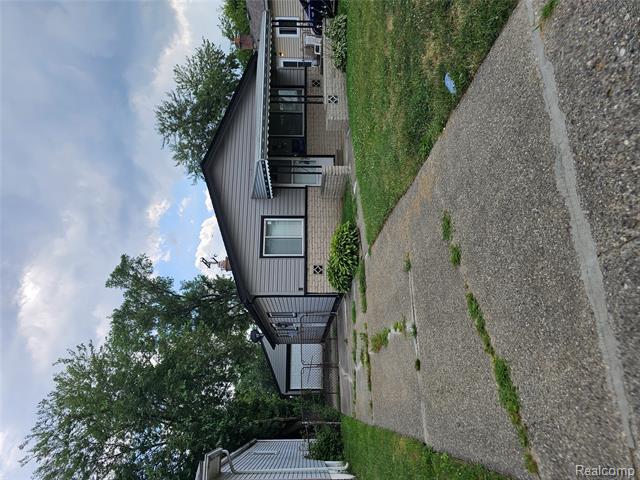 front view for 7244 Republic, Warren, Mi. 48091