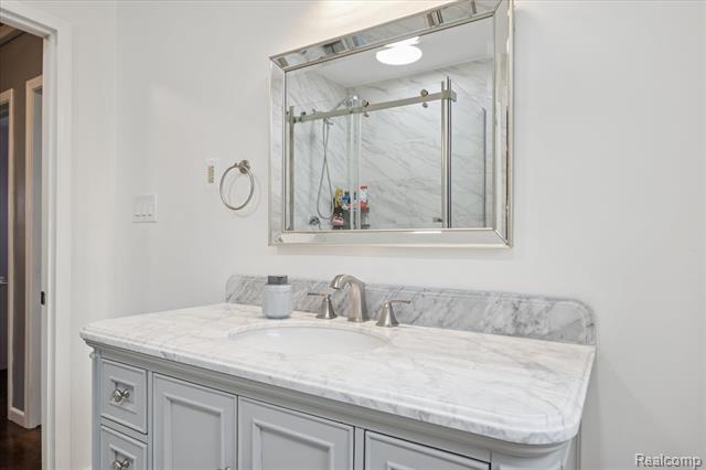 Builiding view eighteen for 19720 Maxine, Saint Clair Shores, MI. 48080