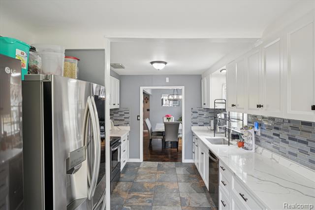 Builiding view nine for 19720 Maxine, Saint Clair Shores, MI. 48080