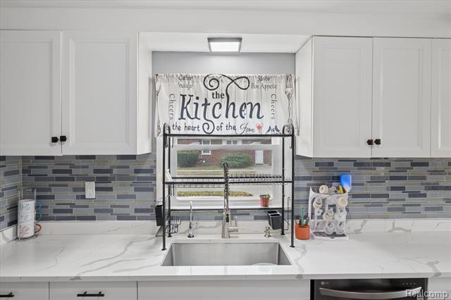 Builiding view ten for 19720 Maxine, Saint Clair Shores, MI. 48080