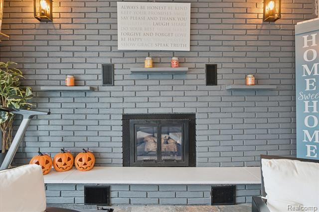 Builiding view thirteen for 19720 Maxine, Saint Clair Shores, MI. 48080