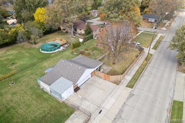 Builiding view thirty three for 19720 Maxine, Saint Clair Shores, MI. 48080