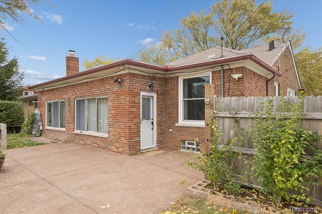 Builiding view twenty four for 19720 Maxine, Saint Clair Shores, MI. 48080