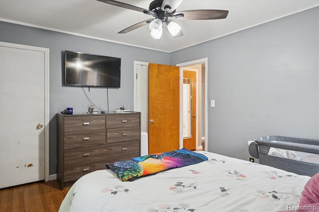 Builiding view twenty one for 19720 Maxine, Saint Clair Shores, MI. 48080