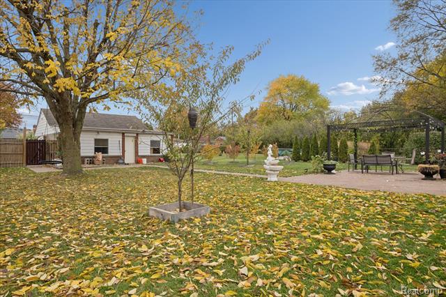 Builiding view twenty seven for 19720 Maxine, Saint Clair Shores, MI. 48080