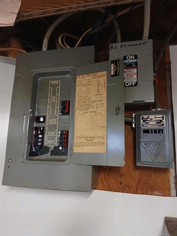 Builiding view eighteen for 22584 Marine, Eastpointe, MI. 48021