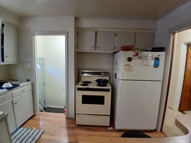 Builiding view eleven for 22584 Marine, Eastpointe, MI. 48021