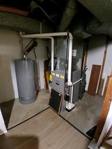 Builiding view fifteen for 22584 Marine, Eastpointe, MI. 48021