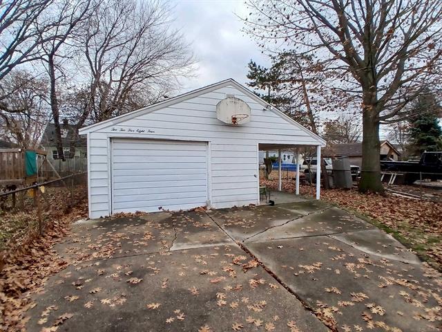 Builiding view one for 22584 Marine, Eastpointe, MI. 48021