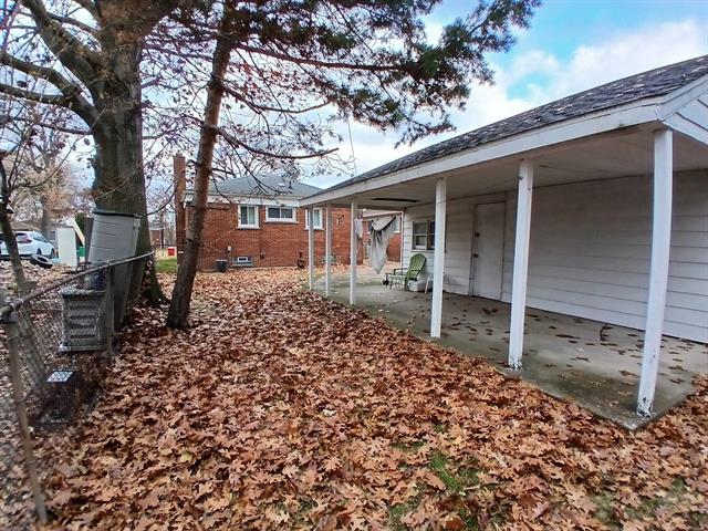 Builiding view two for 22584 Marine, Eastpointe, MI. 48021