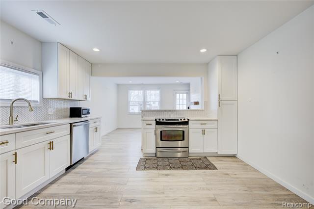 Builiding view eleven for 23826 Kate, Warren, MI. 48091