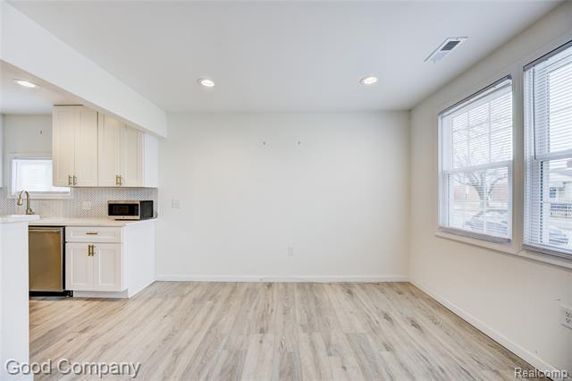 Builiding view five for 23826 Kate, Warren, MI. 48091