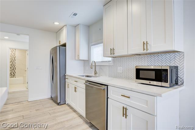 Builiding view nine for 23826 Kate, Warren, MI. 48091