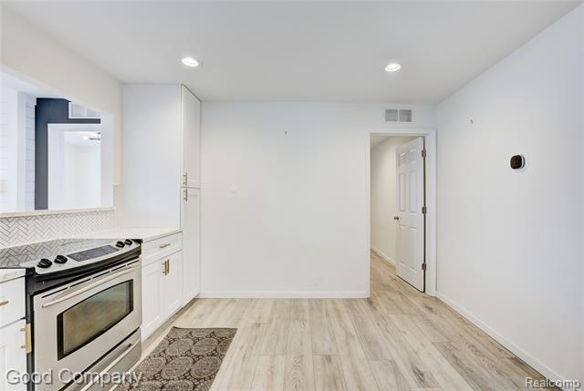 Builiding view ten for 23826 Kate, Warren, MI. 48091