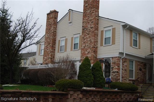 front view for 21330 E Glen Haven Cir, Northville, Mi. 48167