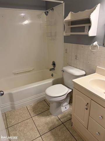 Builiding view ten for 22795 Almond, Eastpointe, MI. 48021