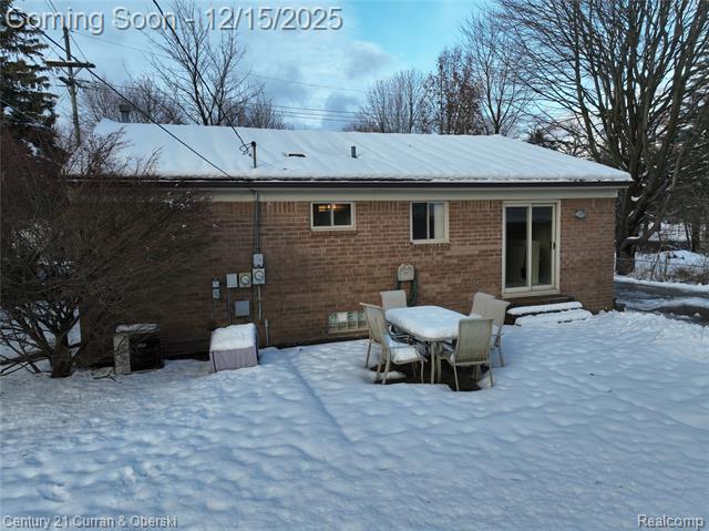 Builiding view forty three for 34455 Rhonswood, Farmington, MI. 48335