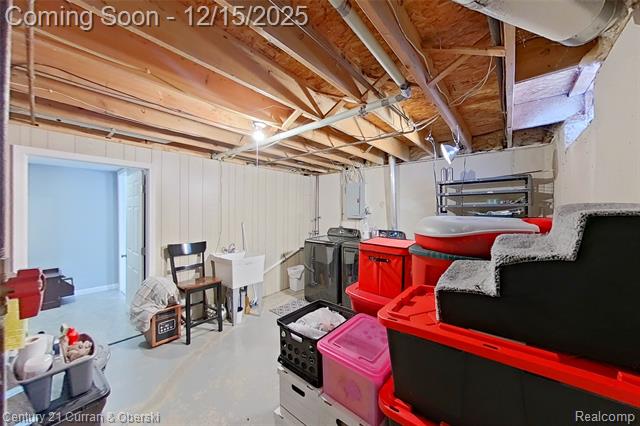 Builiding view forty for 34455 Rhonswood, Farmington, MI. 48335