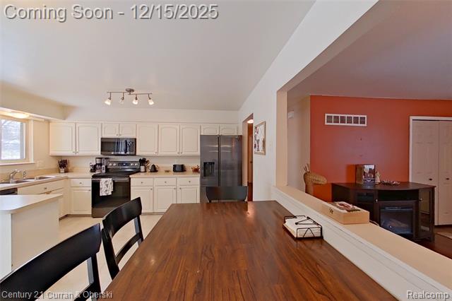 Builiding view four for 34455 Rhonswood, Farmington, MI. 48335