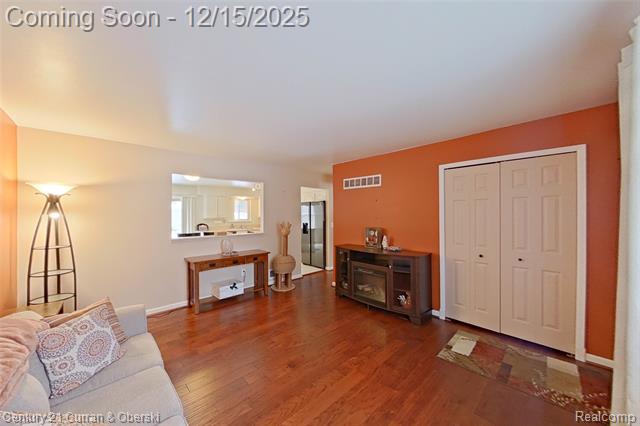 Builiding view fourteen for 34455 Rhonswood, Farmington, MI. 48335