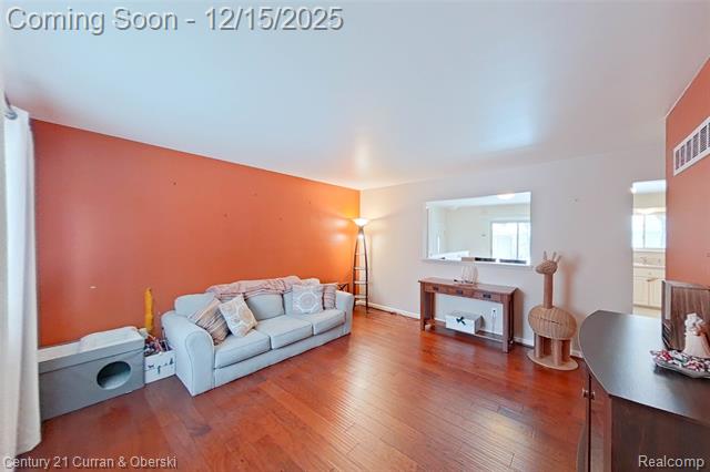 Builiding view ten for 34455 Rhonswood, Farmington, MI. 48335