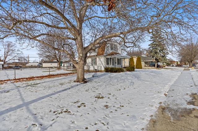 Builiding view thirty for 23013 Melrose, Eastpointe, MI. 48021