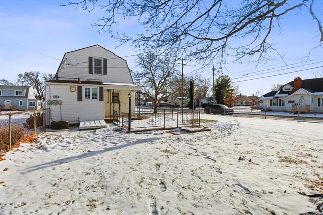 Builiding view twenty four for 23013 Melrose, Eastpointe, MI. 48021