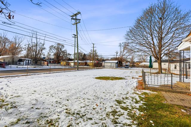 Builiding view twenty seven for 23013 Melrose, Eastpointe, MI. 48021